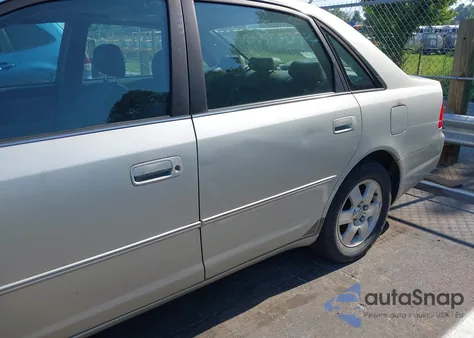 2002 Toyota Avalon Xl/Xls z USA, uszkodzony, nr VIN 4T1BF28B12U238715